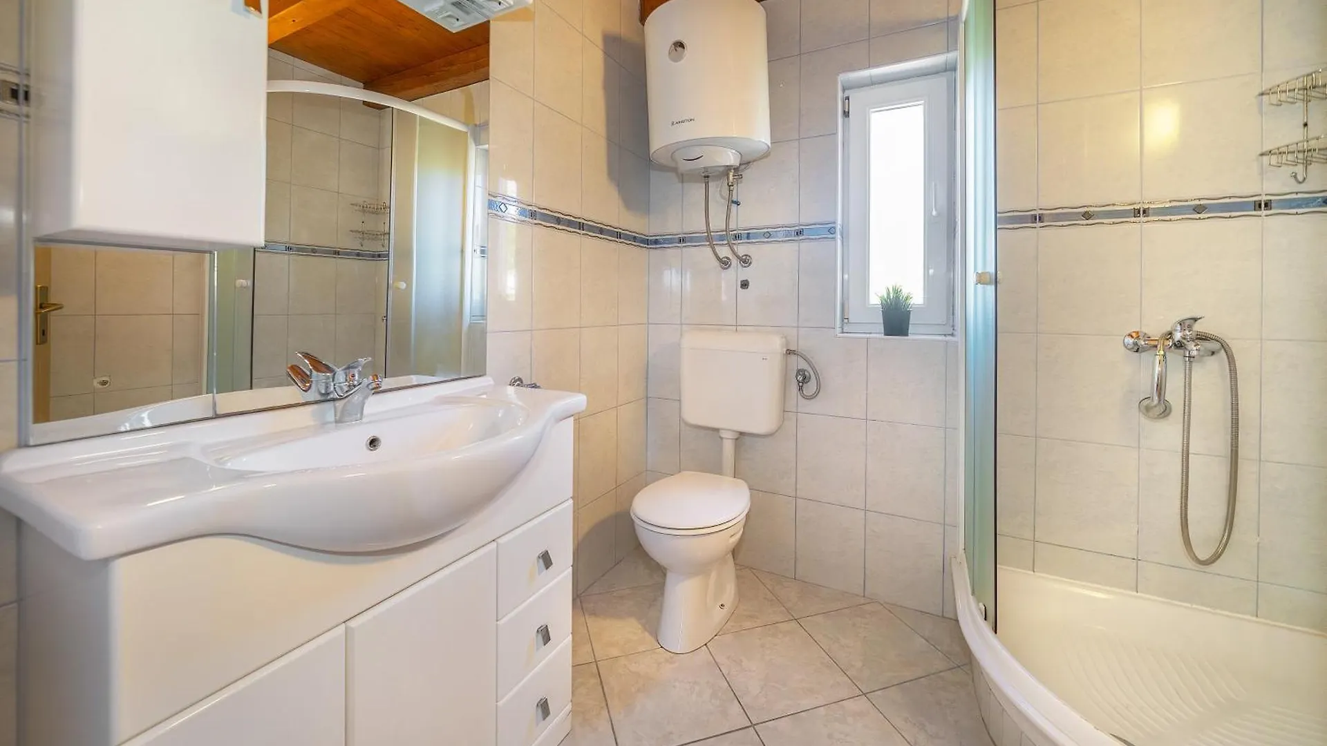 Apartments Lidija In A Quiet Area Baska